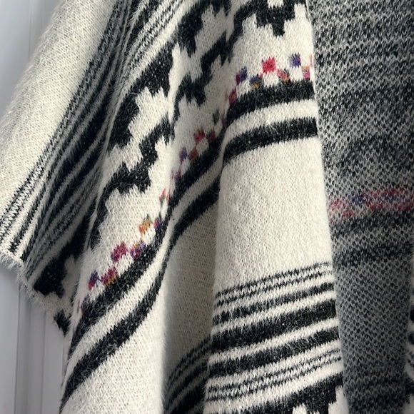 Eyelash Knit Fall Poncho from Anthropologie EUC - Picture 2 of 13